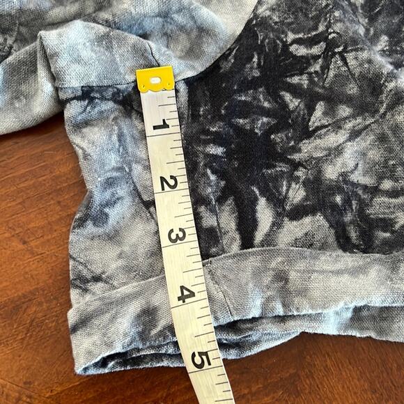 Royalty Gray Print Linen Blend Shorts Woman Size Small Tie Dye Cuffs Festival - Picture 7 of 8